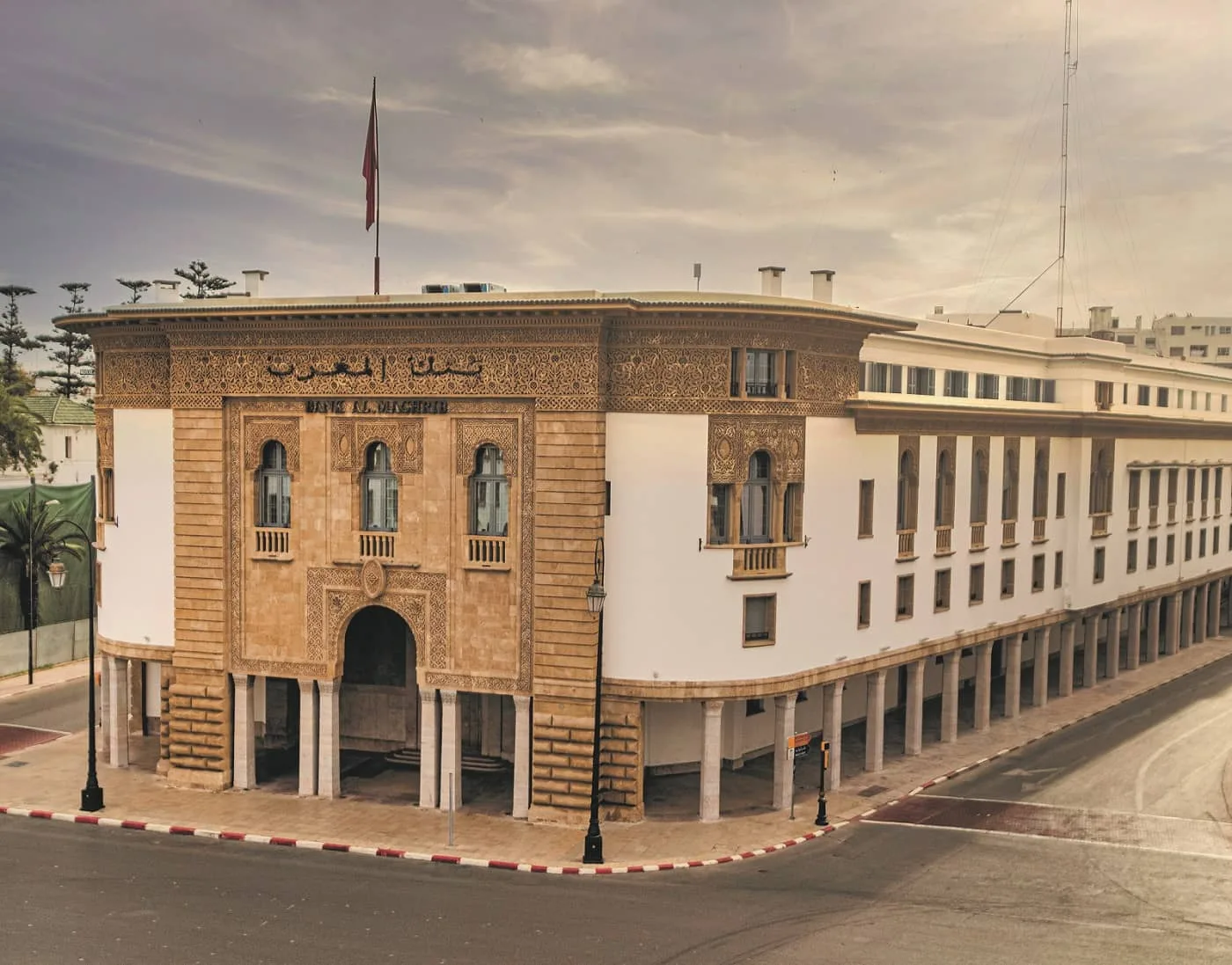 بنك المغرب يعلن انخفاضاً قدره 2% في عدد الفروع البنكية لعام 2024 بنك المغرب يعلن انخفاضاً قدره 2% في عدد الفروع البنكية لعام 2024