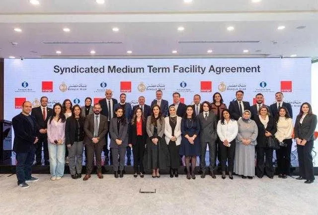 بنك مصر والبنك الأوروبي لإعادة الإعمار والتنمية EBRD يقدمان تمويلاً مشتركاً لشركة أورنج مصر للاتصالات بقيمة حوالي 80 مليون دولار. بنك مصر والبنك الأوروبي لإعادة الإعمار والتنمية EBRD يقدمان تمويلاً مشتركاً لشركة أورنج مصر للاتصالات بقيمة حوالي 80 مليون دولار.