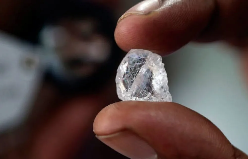 بوتسوانا تسعى لتعزيز مبيعات الماس على الرغم من الرسوم الجمركية الأمريكية بوتسوانا تسعى لتعزيز مبيعات الماس على الرغم من الرسوم الجمركية الأمريكية