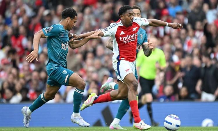 بورنموث يفوز على آرسنال 2-1 في الدوري الإنجليزي