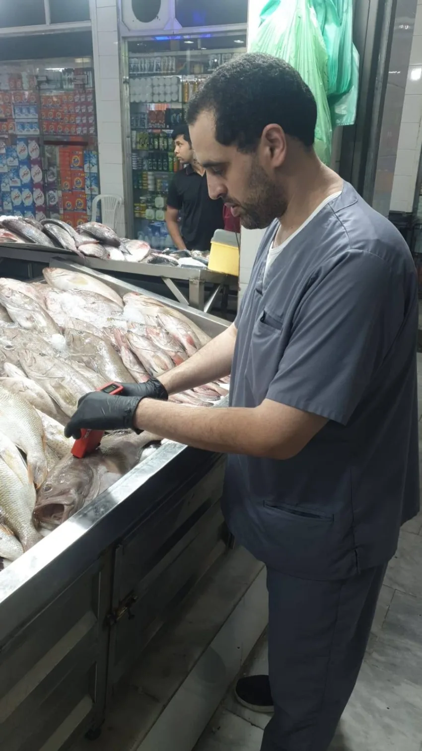 “بيئة الطائف” تبدأ استخدام جهاز متطور لفحص جودة اللحوم والأسماك في الأسواق العامة