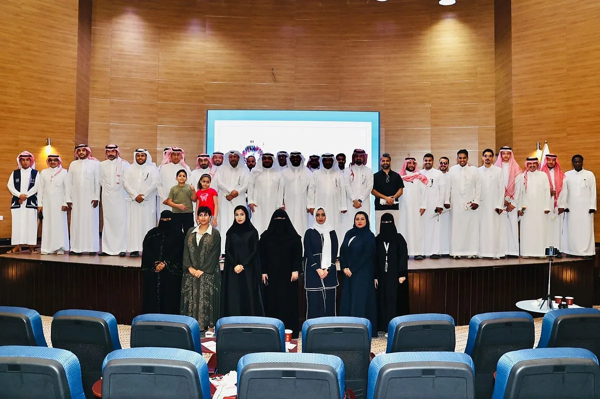 بيت الثقافة في الدمام يستضيف دورات حول «إنتاج المحتوى والظهور الإعلامي» كجزء من مبادرات «تصافينا» المجتمعية. بيت الثقافة في الدمام يستضيف دورات حول «إنتاج المحتوى والظهور الإعلامي» كجزء من مبادرات «تصافينا» المجتمعية.