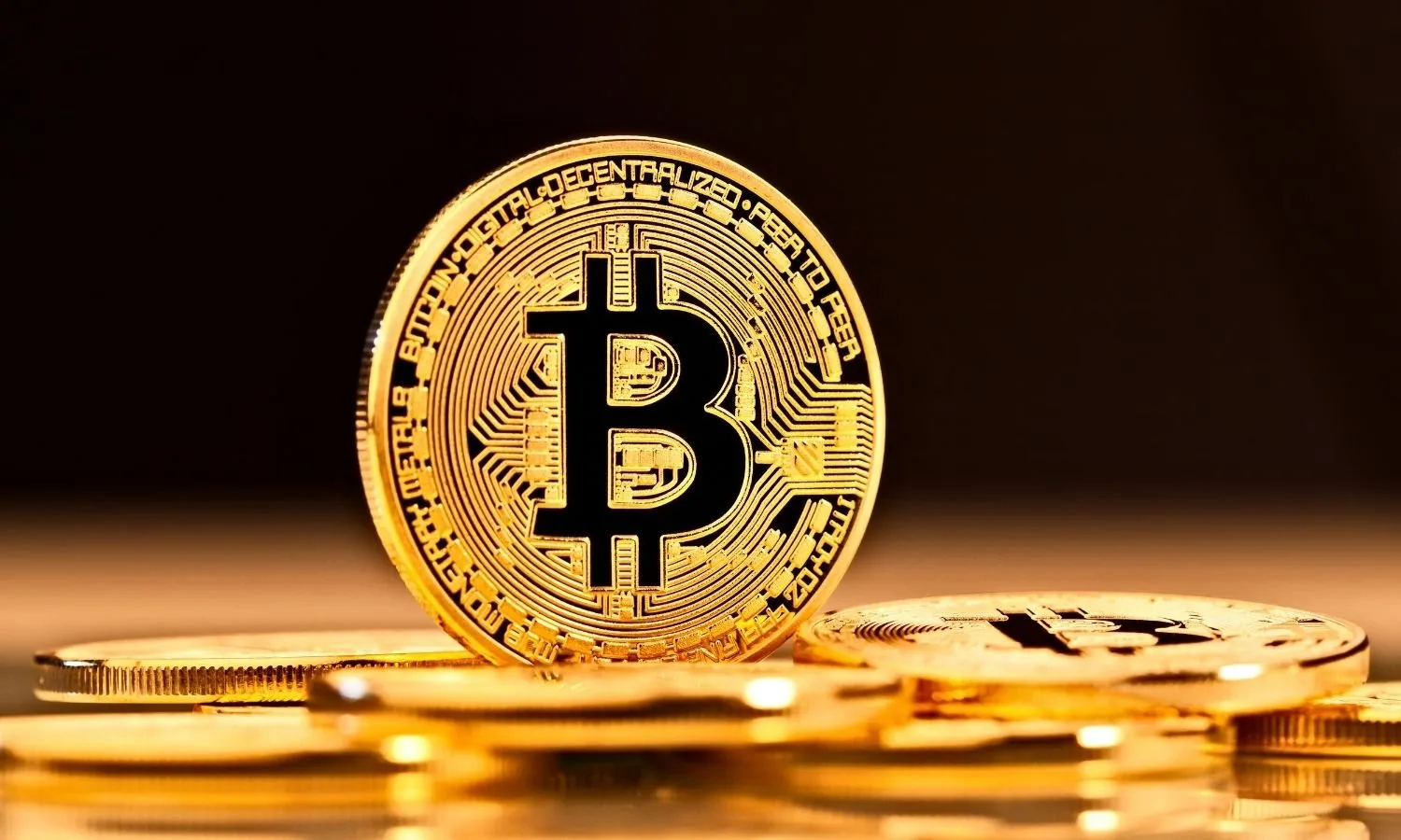 بيتكوين تستعيد زخمها وتتجاوز 100 ألف دولار بمكاسب أسبوعية تقارب 8%