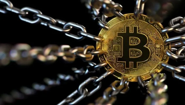 بيتكوين تقترب من كسر حاجز 100 ألف دولار مجددا