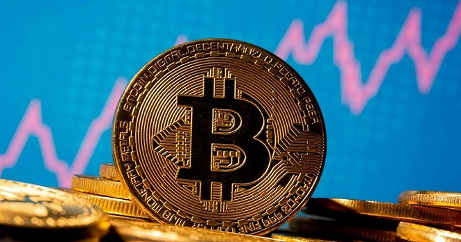 بيتكوين يقترب من 100 ألف دولار بعد اختراق أعلى مستوى له في 10 أسابيع
