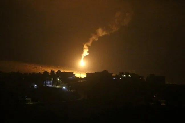 بينهم عائلة كاملة.. استشهاد 7 فلسطينيين في قصف إسرائيلي على مدينتي غزة ورفح