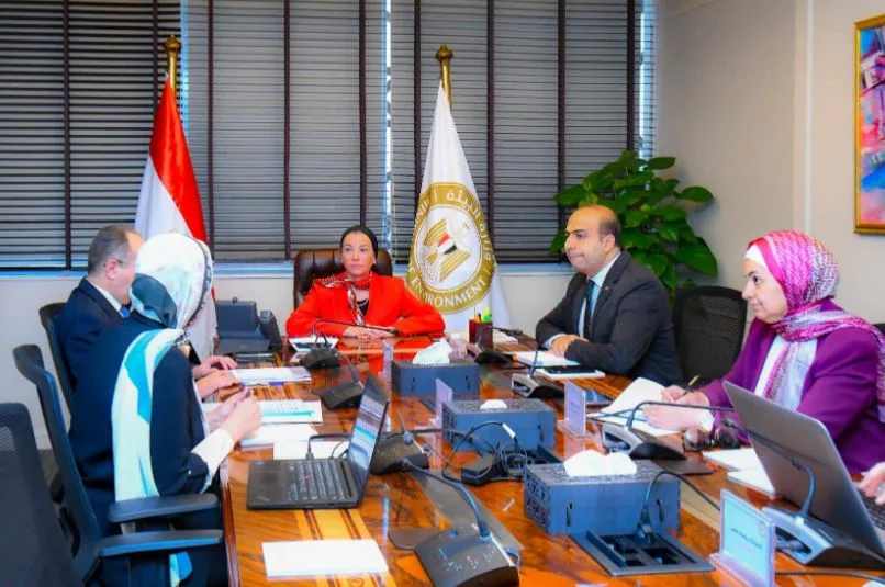 وزيرة البيئة تناقش مع “المقاولون العرب” توسيع تجربة إعادة تدوير نفايات البناء والخشب وزيرة البيئة تناقش مع “المقاولون العرب” توسيع تجربة إعادة تدوير نفايات البناء والخشب