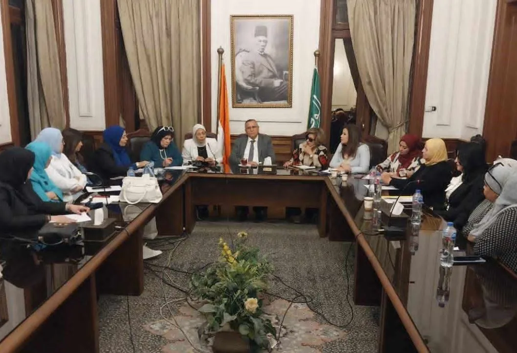 رئيس حزب الوفد: سننضم إلى ائتلاف انتخابي مع الحزب الحاكم وسنحدد نسبة معينة في القوائم. رئيس حزب الوفد: سننضم إلى ائتلاف انتخابي مع الحزب الحاكم وسنحدد نسبة معينة في القوائم.