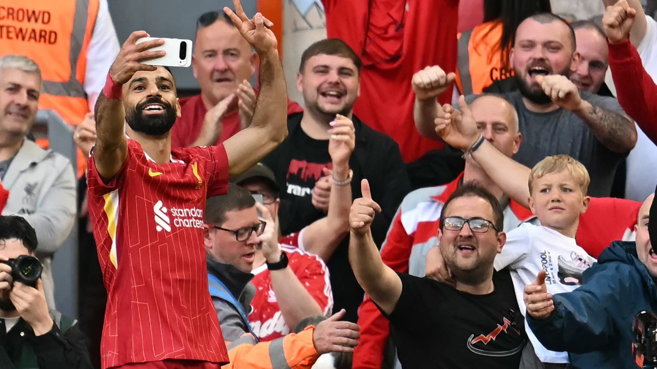 تأثير سيلفي محمد صلاح.. دعاية مجانية لشركة هواتف هل كان يقصد ذلك؟