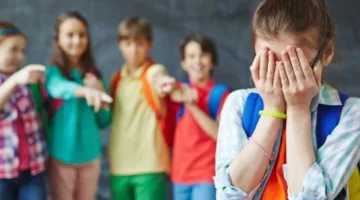 تأجيل محاكمة ثلاث طالبات بسبب اتهامهن بالتنمر على زميلتهن في مدرسة بالتجمع الخامس