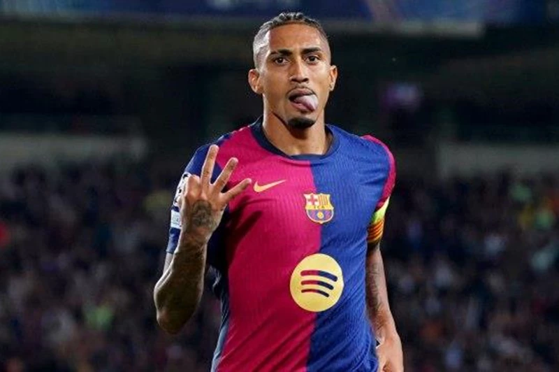 تألق رافينيا يعزز فرص برشلونة في التتويج بلقب الدوري الإسباني قريباً.