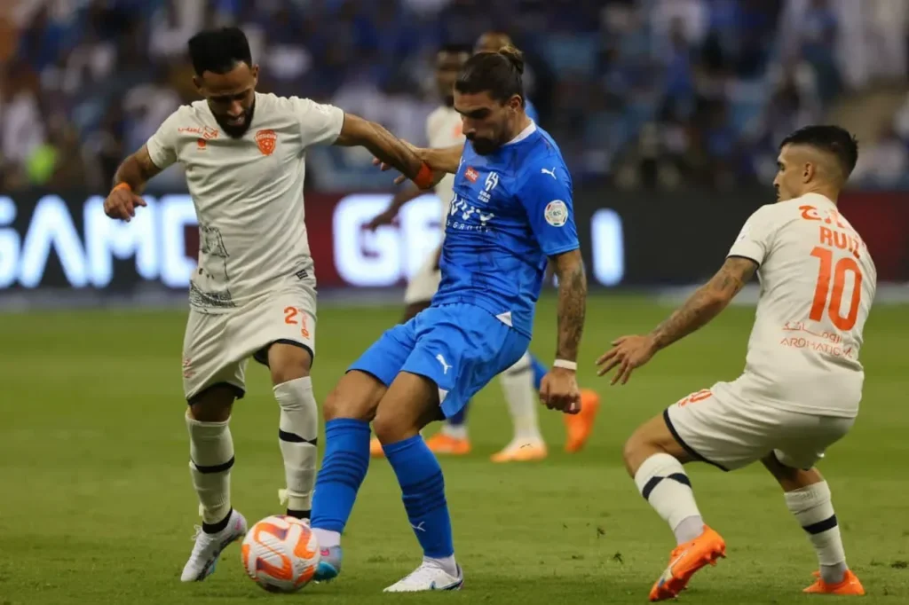 تاريخ الهلال ضد العروبة: الإحصائيات والنتائج الأخيرة للفريقين في الدوري السعودي