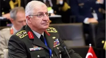 وزير الدفاع التركي يجتمع بقائد الجيش الباكستاني في إسطنبول