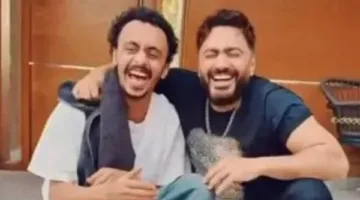 تامر حسني يؤلِف مزاحًا مع كزبرة خلف كواليس أغنية جديدة لهما: “لقد كنت تأكل وتشرب وتنام منذ أسبوع!” (فيديو)
