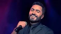 تامر حسني يخاطب جمهوره: “هذا العام سأفاجئ الجميع بمبدأ عدم التوقع”