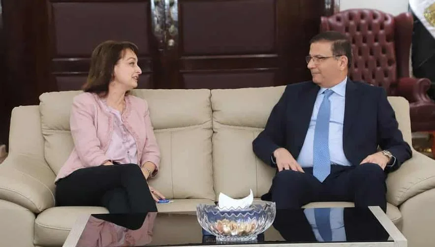 وزير الزراعة يناقش مع سفيرة رومانيا في القاهرة تعزيز الشراكة في الاستثمارات الزراعية وزير الزراعة يناقش مع سفيرة رومانيا في القاهرة تعزيز الشراكة في الاستثمارات الزراعية
