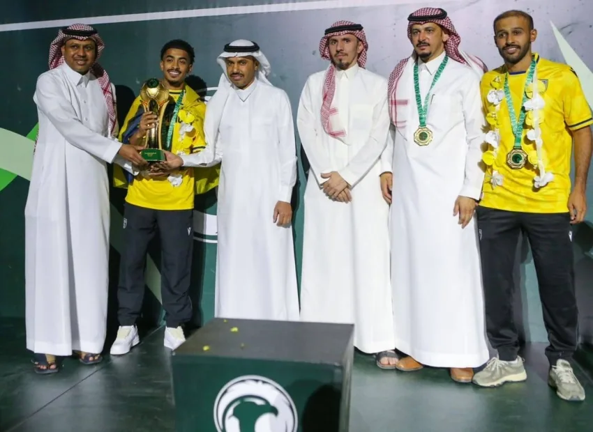 تتويج نادي التعاون بلقب الدوري السعودي الممتاز لفئة تحت 18 عامًا موسم 2024-2025 تتويج نادي التعاون بلقب الدوري السعودي الممتاز لفئة تحت 18 عامًا موسم 2024-2025