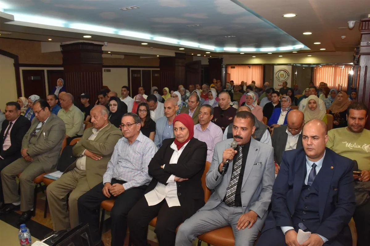 تجارية البحيرة تنظم ندوة تعريفية بحزمة التسهيلات الضريبية الجديدة