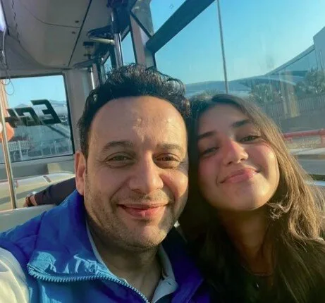 «تجعل حياتي أكثر جمالاً».. رسالة مصطفى قمر لابنته في يوم ميلادها «تجعل حياتي أكثر جمالاً».. رسالة مصطفى قمر لابنته في يوم ميلادها