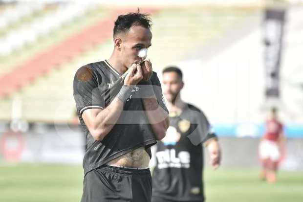 تحديثات بشأن إصابة ناصر منسي ومحمود بنتايج ثنائي الزمالك تحديثات بشأن إصابة ناصر منسي ومحمود بنتايج ثنائي الزمالك