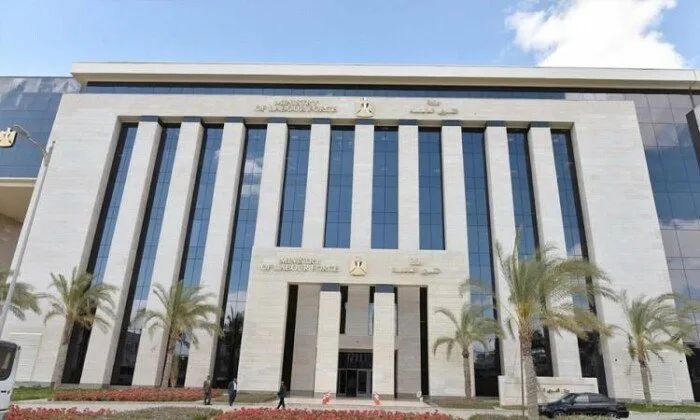 «العمل» تفتح باب التوظيف في شركة لتصنيع وتجميع السيارات بالعاشر من رمضان «العمل» تفتح باب التوظيف في شركة لتصنيع وتجميع السيارات بالعاشر من رمضان