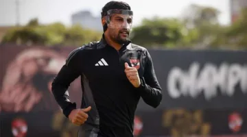 تحسن في مشكلة الظهير الأيسر للأهلي قبل المباراة الحاسمة للدوري ضد فاركو