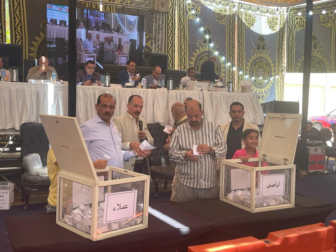 تخصيص 350 قطعة أرض للمواطنين الذين تم تسوية أوضاعهم في منطقة الرابية بالشروق تخصيص 350 قطعة أرض للمواطنين الذين تم تسوية أوضاعهم في منطقة الرابية بالشروق