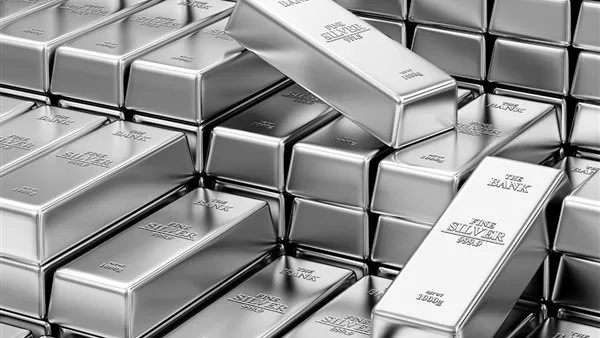 تراجع أسعار الفضة بعد بلوغها أعلى مستوى في أسبوع.. تفاصيل