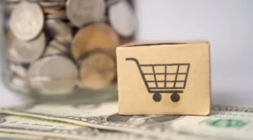 تراجع إنفاق الأميركيين مع بدء تطبيق الرسوم الجمركية.. هل بدأ استهلاكهم يتسم بالحذر؟