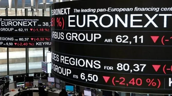 تراجع الأسواق الأوروبية عقب صدور بيانات عن انكماش النشاط الاقتصادي في منطقة اليورو تراجع الأسواق الأوروبية عقب صدور بيانات عن انكماش النشاط الاقتصادي في منطقة اليورو