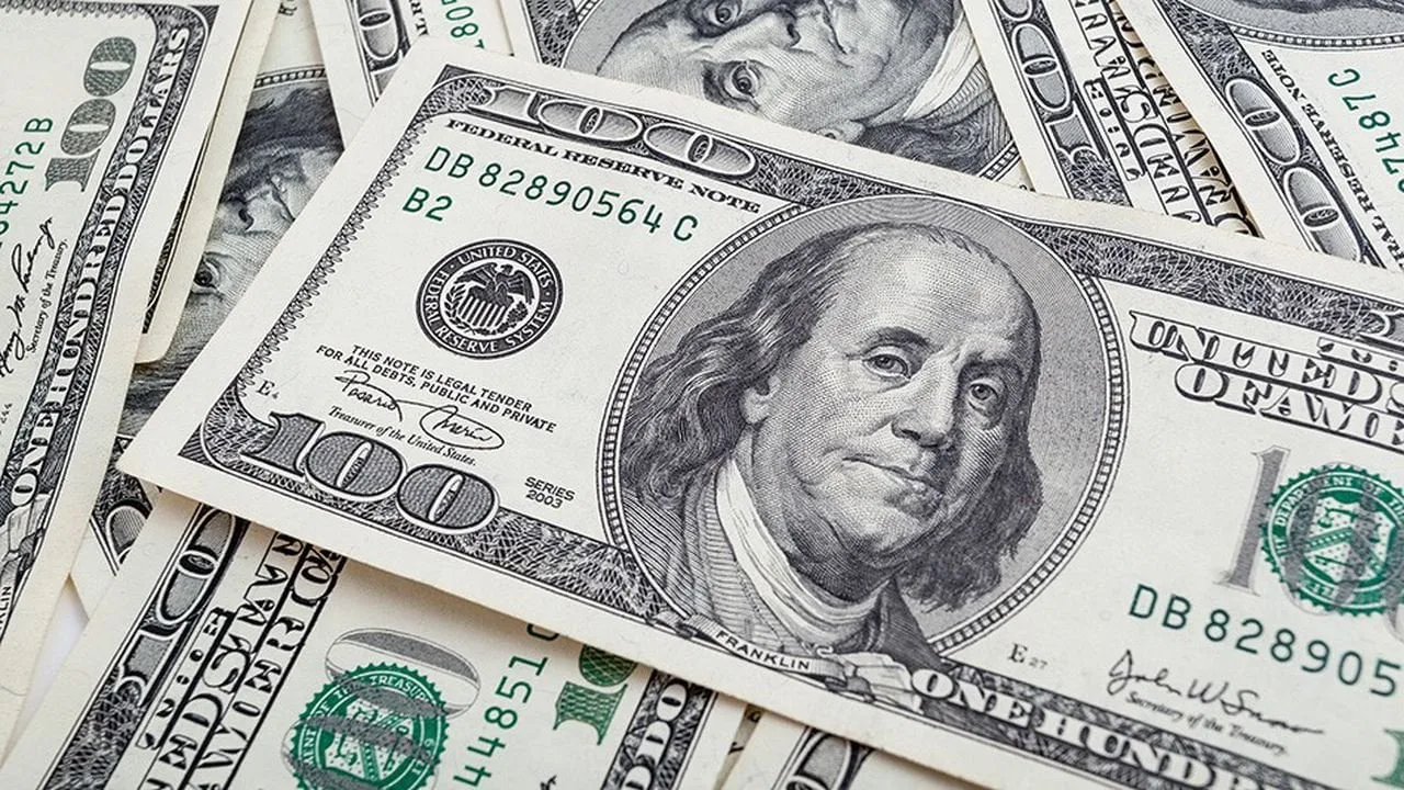 تراجع سعر الدولار أمام الجنيه المصري في منتصف تعاملات اليوم الثلاثاء 6-5-2025