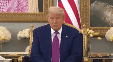 ترامب وفنجان القهوة: تواصل غير معلن بلغة الضيافة العربية