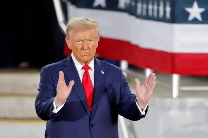 ترامب يؤيد التعاون بين “يو إس ستيل” و”نيبون” بعد تقييم الأمن القومي ترامب يؤيد التعاون بين “يو إس ستيل” و”نيبون” بعد تقييم الأمن القومي