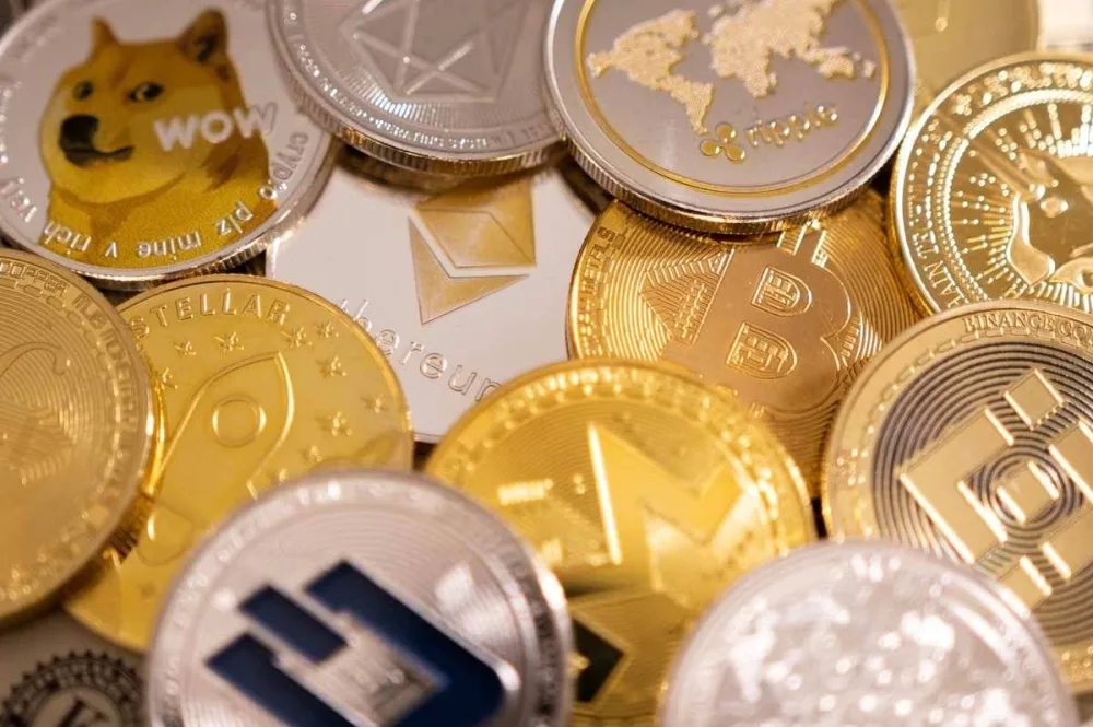 ترامب يتيح فرصة للرئاسة عبر التمويل الرقمي.. مزاد لوجبة عشاء مقابل عملات مشفرة.