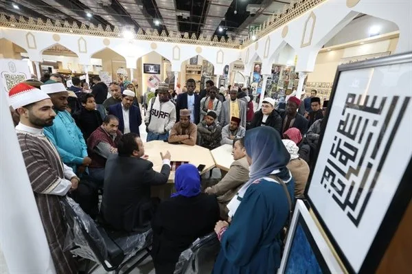 تربية المصلحين: كيف يُعد الأزهر طلابه الوافدين ليكونوا سفراء للمعتدلة؟ تربية المصلحين: كيف يُعد الأزهر طلابه الوافدين ليكونوا سفراء للمعتدلة؟