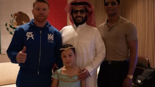 تركي آل شيخ يشوق الجمهور لعمل جديد بين محمد رمضان والملاكم كانيلو