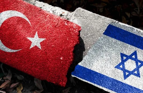 تركيا وإسرائيل تتفقان على شراكة عسكرية في سوريا لتجنب أي صدام بينهما تركيا وإسرائيل تتفقان على شراكة عسكرية في سوريا لتجنب أي صدام بينهما