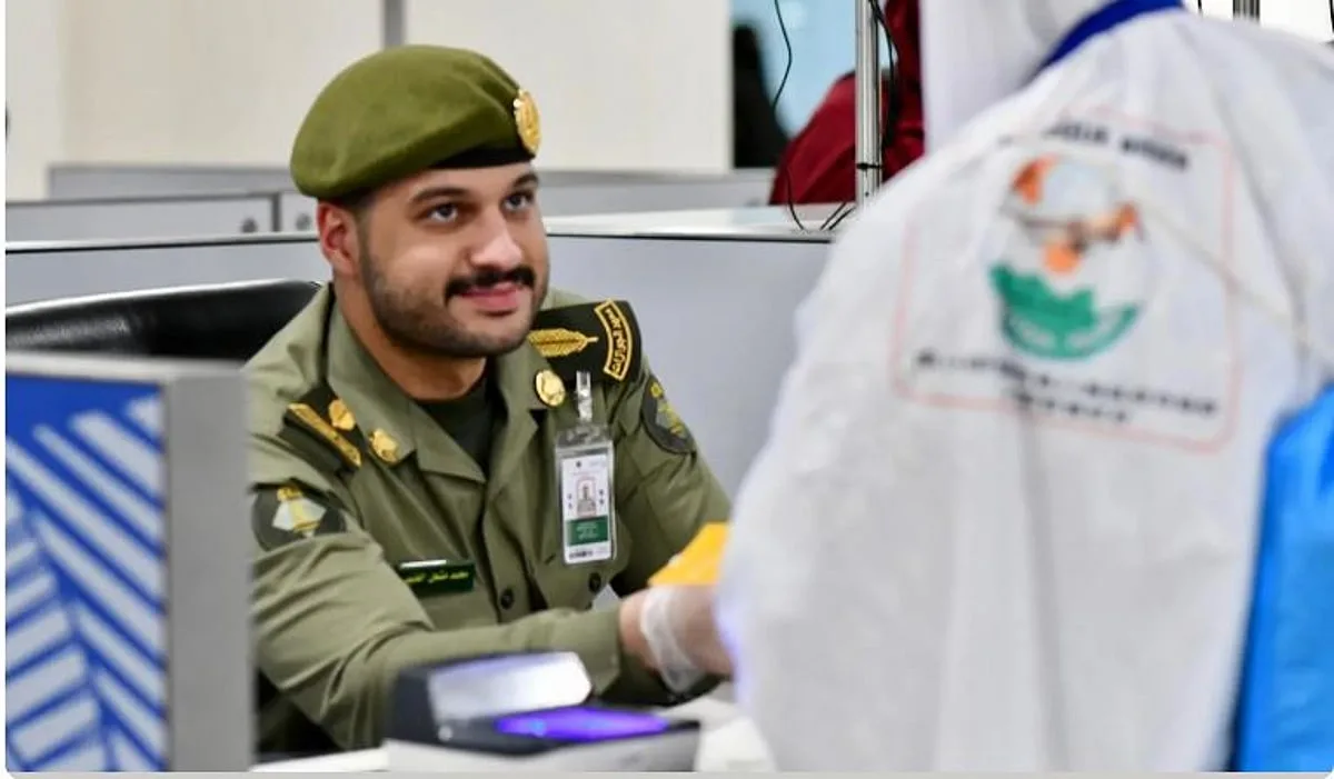تستقبل جوازات مطار الأمير محمد بن عبدالعزيز أولى رحلات حجاج النيجر لأداء مناسك الحج تستقبل جوازات مطار الأمير محمد بن عبدالعزيز أولى رحلات حجاج النيجر لأداء مناسك الحج