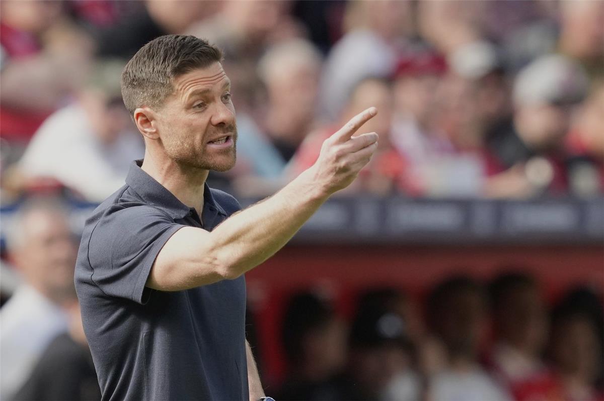 تشابي ألونسو يواصل لعبة الغموض بشأن ارتباطه بتدريب ريال مدريد