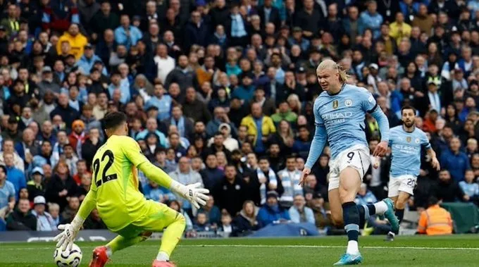 تشكيل مانشستر سيتي ضد ساوثهامبتون في الدوري الإنجليزي.. موقف عمر مرموش