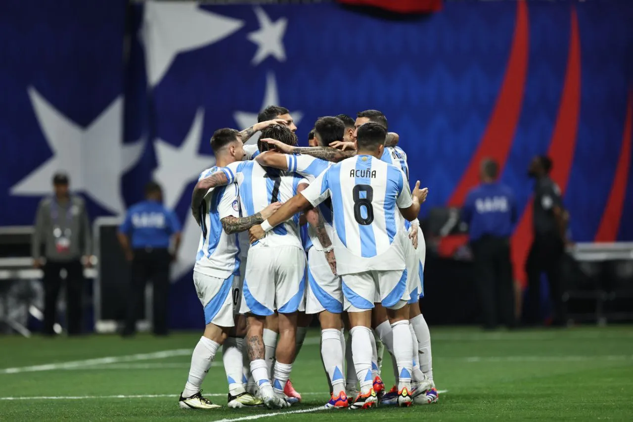تشكيلة الأرجنتين لمواجهتي تشيلي وكولومبيا في تصفيات مونديال 2026 تشكيلة الأرجنتين لمواجهتي تشيلي وكولومبيا في تصفيات مونديال 2026