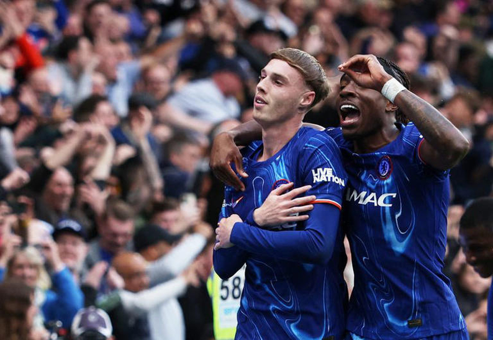 تشلسي يعزز آماله في التأهل إلى دوري أبطال أوروبا بالفوز على ليفربول في الدوري الإنجليزي تشلسي يعزز آماله في التأهل إلى دوري أبطال أوروبا بالفوز على ليفربول في الدوري الإنجليزي