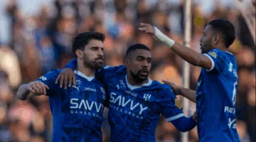 الهلال يُعلن غياب أحد لاعبيه عن التمارين بسبب حالة صحية.