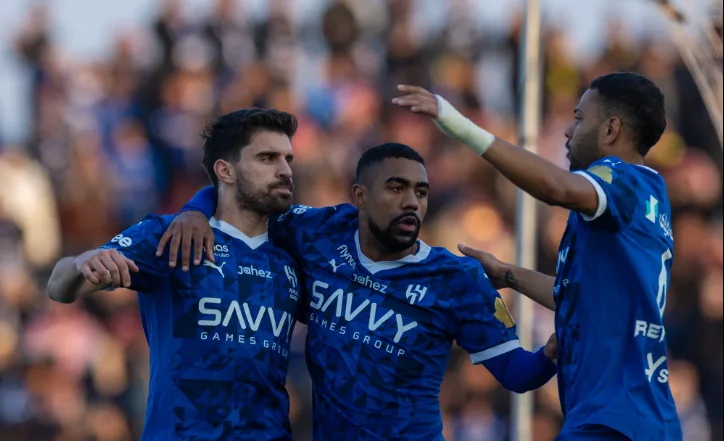 الهلال يُعلن غياب أحد لاعبيه عن التمارين بسبب حالة صحية. الهلال يُعلن غياب أحد لاعبيه عن التمارين بسبب حالة صحية.