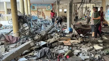 تعرّض 31 فلسطينيًا للتفحم نتيجة هجوم إسرائيلي على مدرسة تأوي مئات العائلات النازحة.