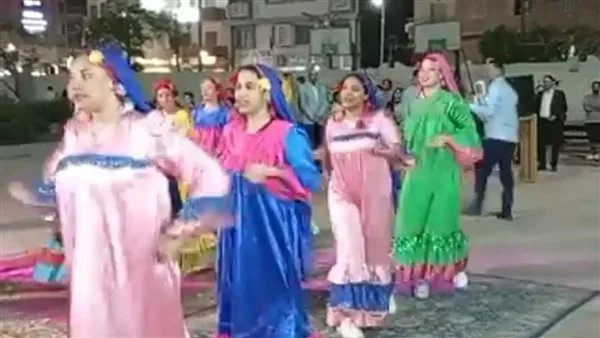 تعليق تعليم المنيا على فقرة الرقص الشعبي في حفل انتهاء الأنشطة: عرض فلكلوري وليس رقصة.