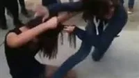 تفاصيل هجوم طالبة على معلمة أثناء الامتحانات في لجان الهرم