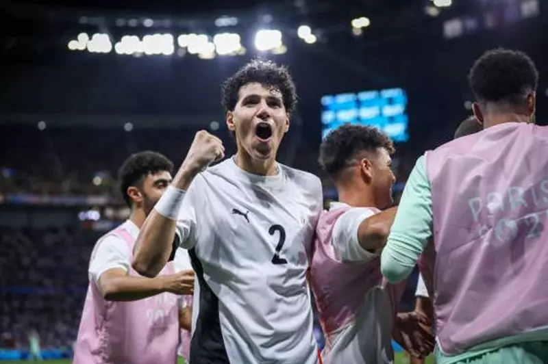 تقارير: الأهلي يقدم “مقاطع فيديو” لعمر فايد لريفيرو.. وخطوة تحدد جدية المفاوضات تقارير: الأهلي يقدم “مقاطع فيديو” لعمر فايد لريفيرو.. وخطوة تحدد جدية المفاوضات