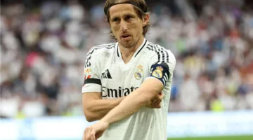 تقارير: ريال مدريد ينظر في استعادة لاعب سابق لتعويض مودريتش