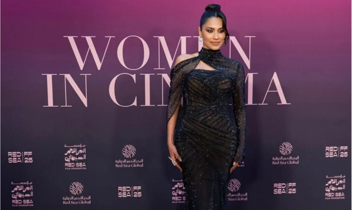 تقدير فنانة سعودية في مهرجان كان السينمائي العالمي تقدير فنانة سعودية في مهرجان كان السينمائي العالمي